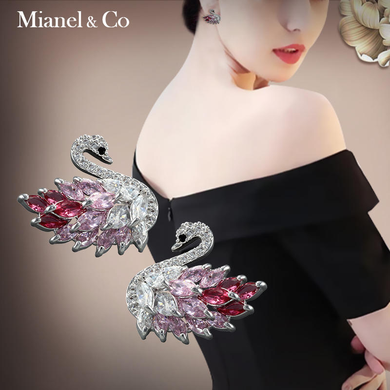 ต่างหู ตุ้มหูแฟชั่น By Mianel &Co