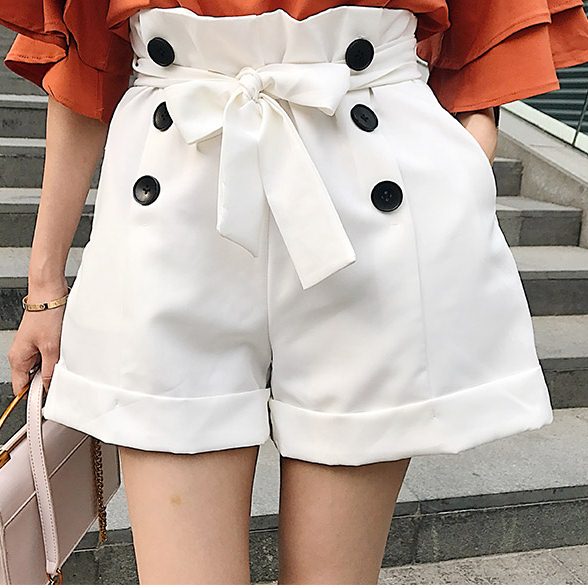 Shorts499 กางเกงขาสั้นไซส์ใหญ่สีพื้นขาว (เอว 28-42 นิ้ว) เอวสม็อคยางยืดด้านหลัง มีผ้าผูกเอว ผ้าคอตตอนผสมสแปนเด็กซ์เนื้อดีนุ่มใส่สบายยืดขยายได้เยอะ งานน่ารักทรงสวยเก๋ๆ ดีเทลดีงาม ใส่กับเสื้อทรงไหนก็ดูดีจ้า