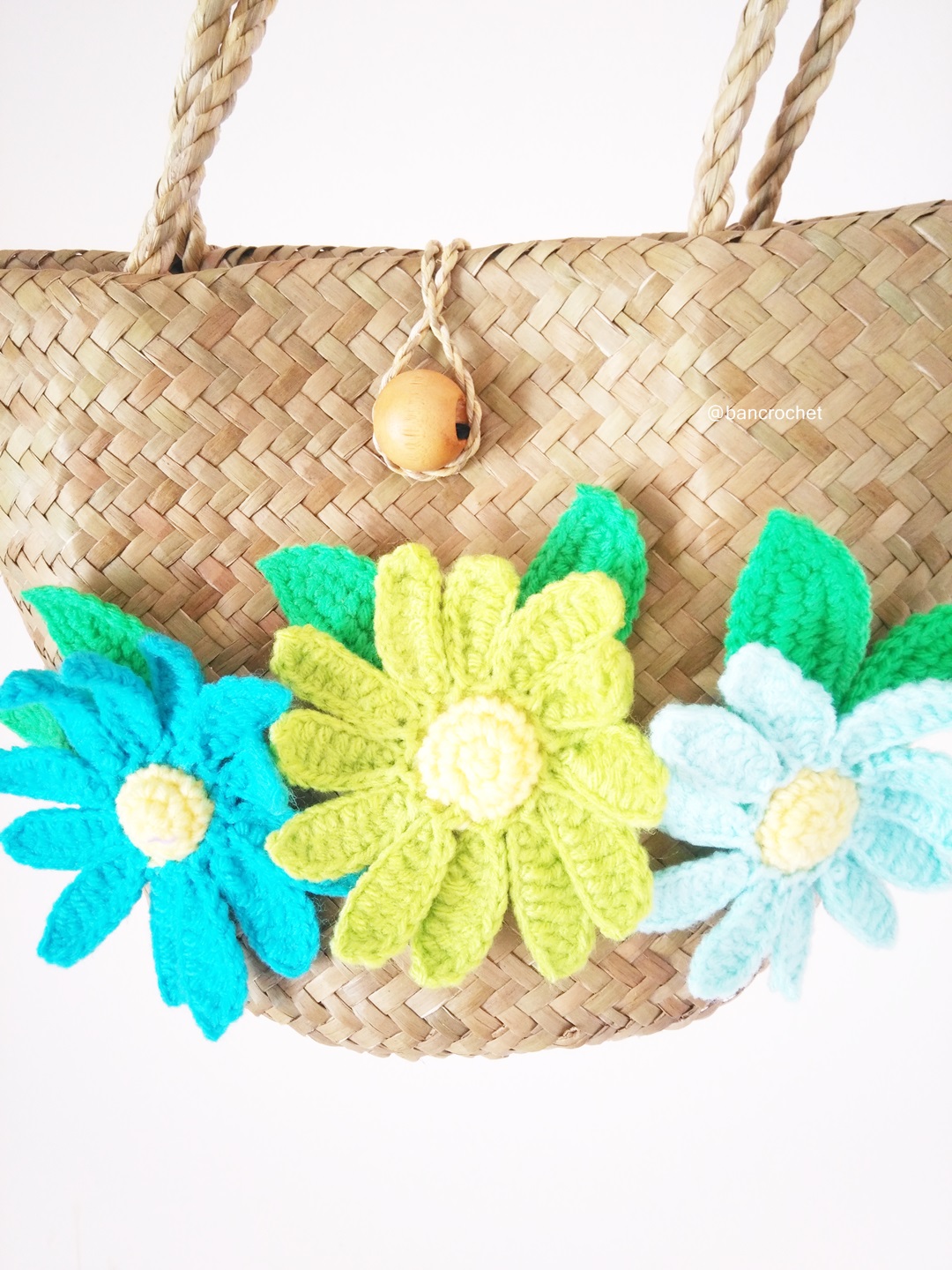 Bancrochet กระเป๋าสานกระจูดประดับดอกไม้ grajood basket weave bags คละสี 7*10*7*12 นิ้ว