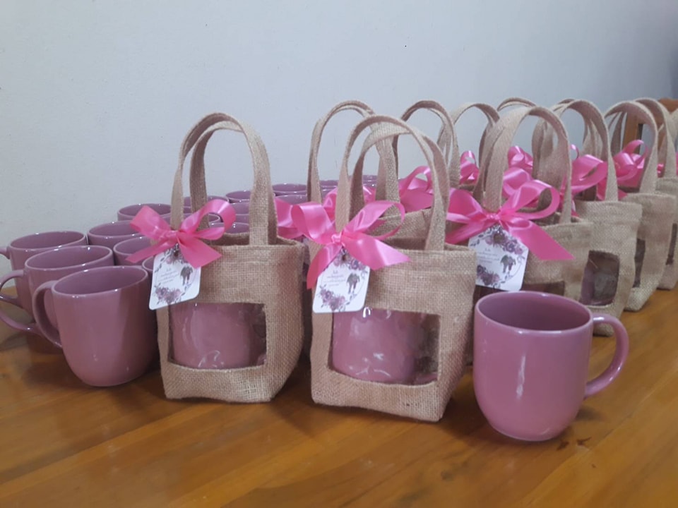 ชุดแก้วน้ำเซรามิคในถุงผ้ากระสอบ