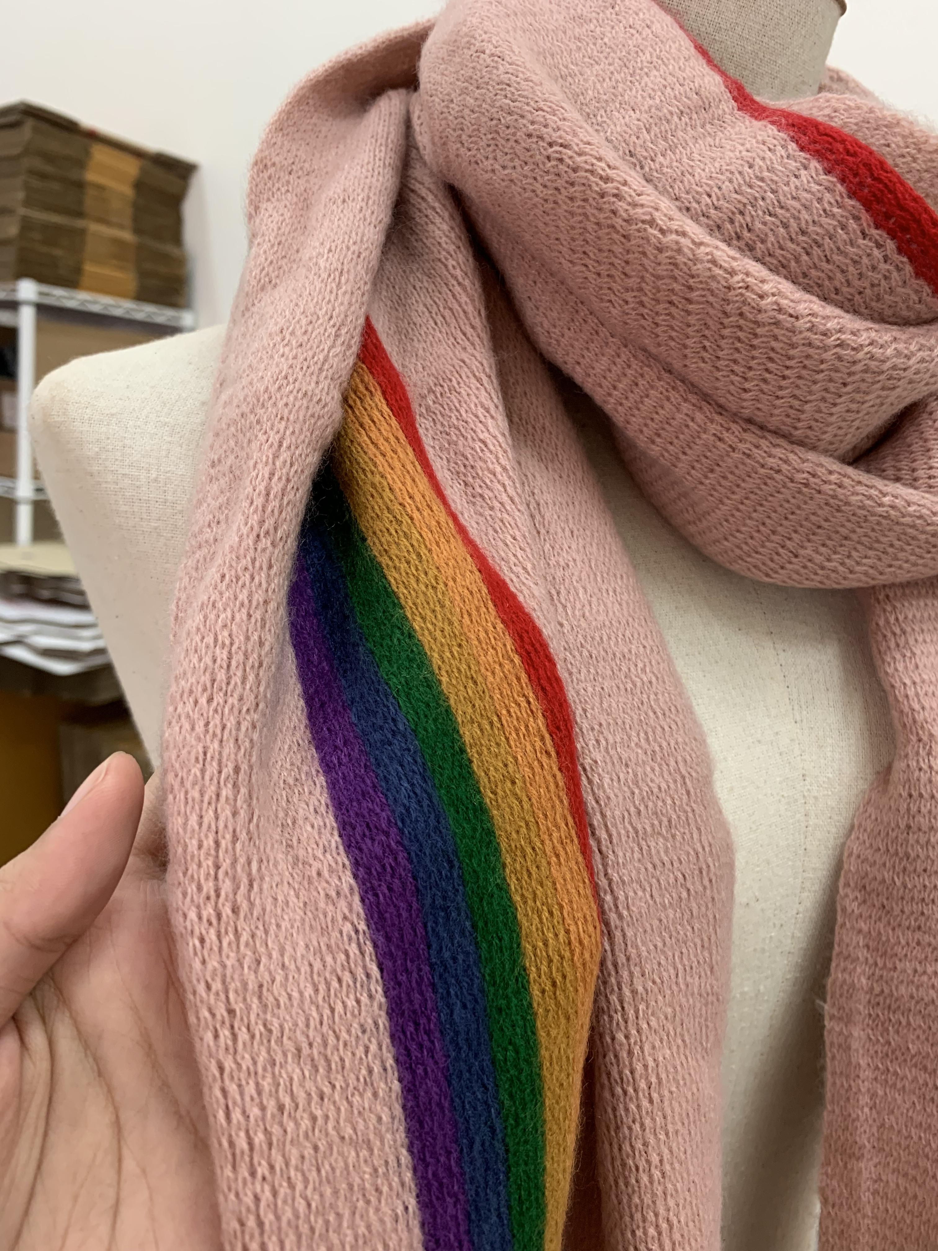 ผ้าพันคอไหมพรม ผืนใหญ่ แต่งแถบสี สไตล์เกาหลี ผ้านุ่ม พร้อมส่ง same pic