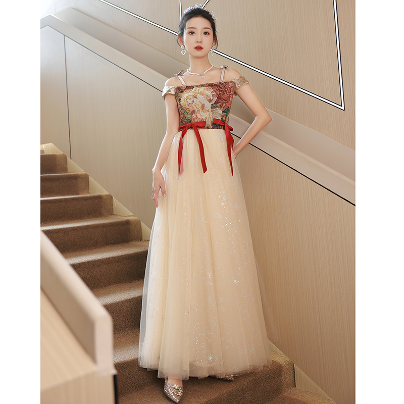 ชุดราตรี ชุดราตรีสวยหรู แบบ ทันสมัย Evening dress