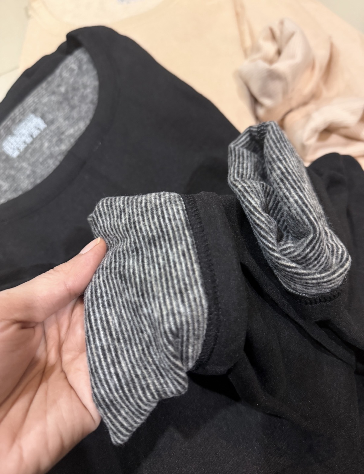 HEATTECH (ฮีทเทค ชาย/หญิง เสื้อ+กางเกง) คอกลม ผ้านุ่มมากๆ ใส่กันหนาว/เพิ่มความอุ่น