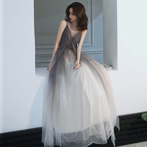 ชุดราตรี ชุดราตรีสวยหรู แบบ ทันสมัย Evening dress