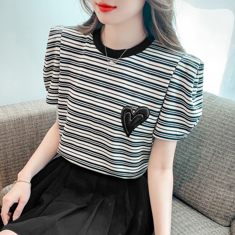 เสื้อผ้าวัยรุ่นเกาหลี เสื้อยืดวัยรุ่นผู้หญิง มีขนาด S M L XL