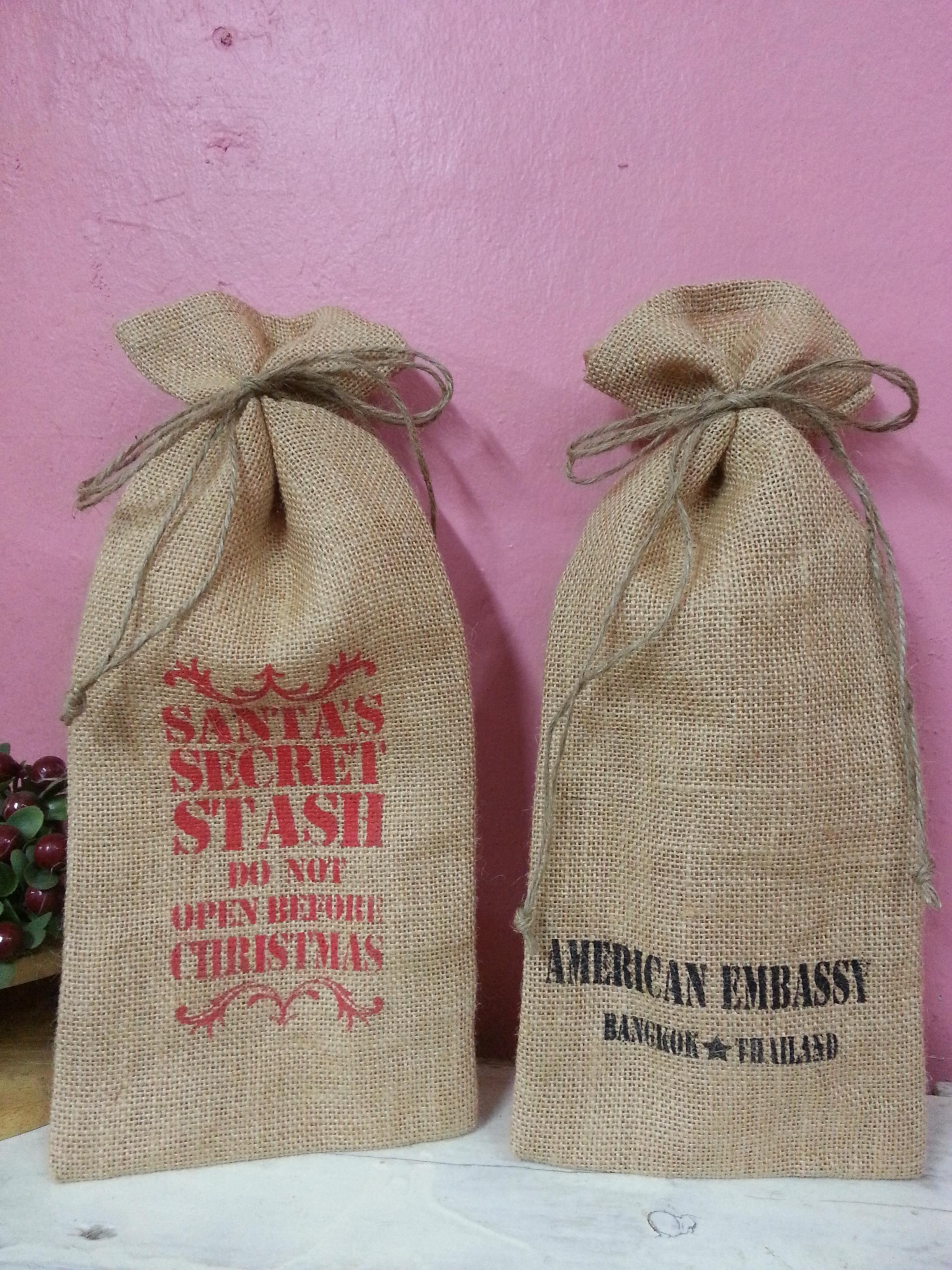 ถุงผ้ากระสอบหูรูดพร้อมงานสกรีน....สถานทูตอเมริกัน....
