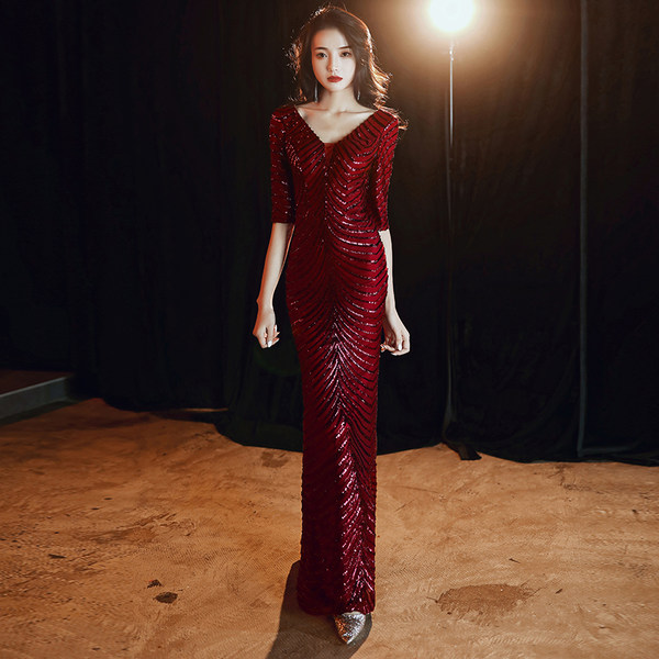 ชุดราตรี ชุดราตรีสวยหรู แบบ ทันสมัย Evening dress