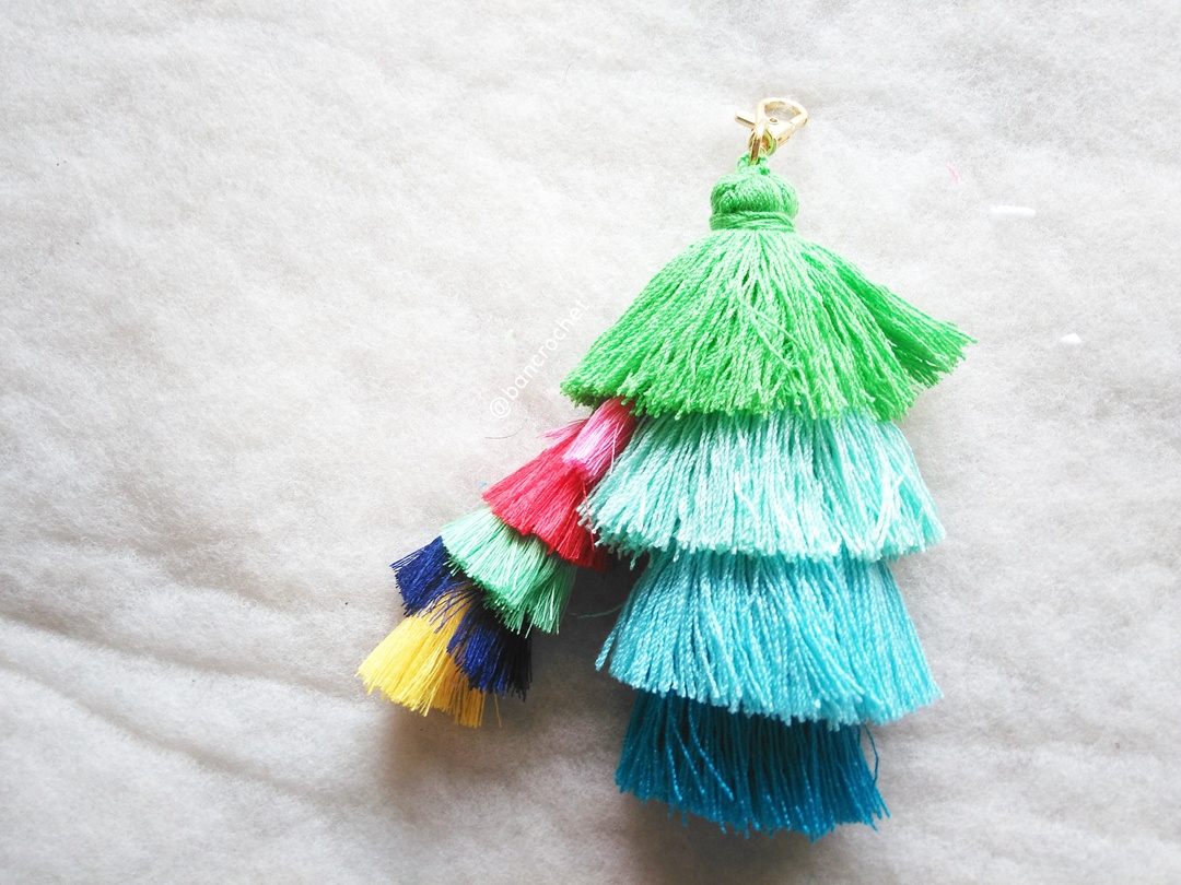 Bancrochet พวงกุญแจพู่ห้อยกระเป๋า tassels pompoms keychains หลากสี 5.5-6นิ้ว