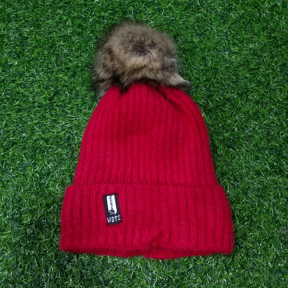 หมวกไหมพรมเนื้อนุ่ม แต่งโลโก้ช่วงปีกหมวก ด้านในบุขนอุ่น พร้อมส่ง งานดีเลยจ้า