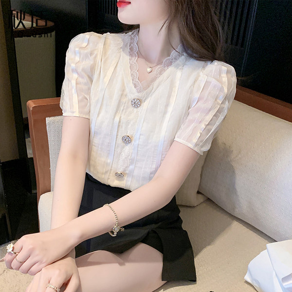 เสื้อลูกไม้ แขนสั้น