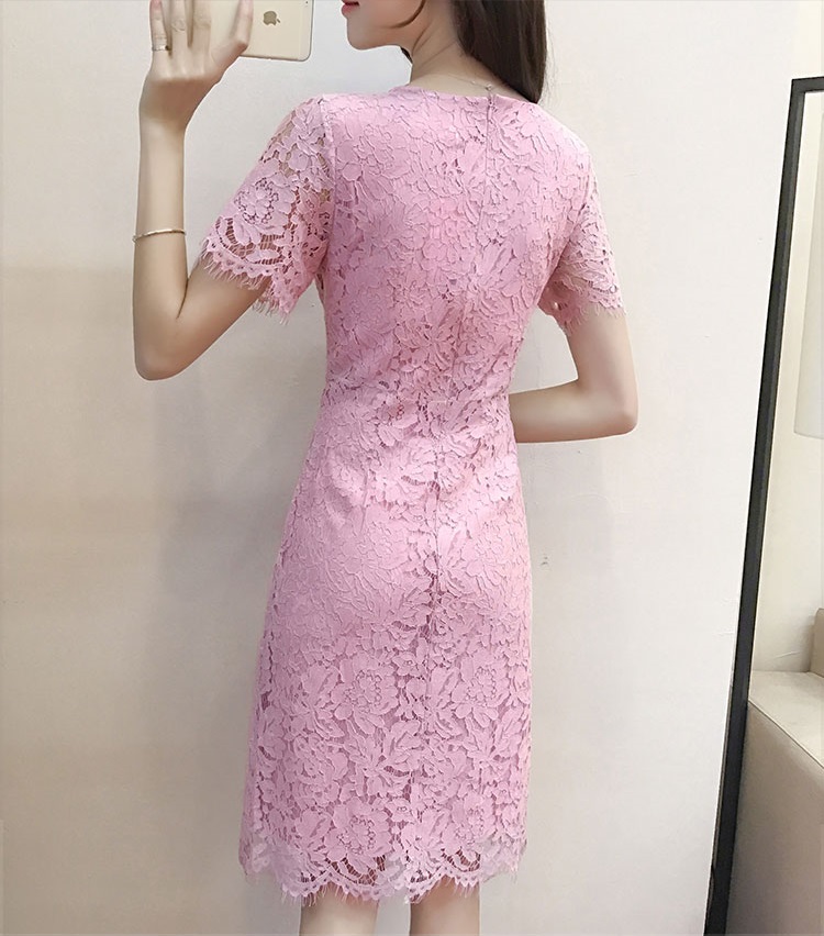 Dress4495 เดรสลูกไม้ทรงเข้ารูป ซิปหลังใส่ง่าย มีซับในอย่างดีทั้งชุด ผ้าลูกไม้คอตตอนเนื้อดีหนาสวย งานดีทรงดีลายสวย เรียบหรูดูแพงสุด ใส่ทำงาน/ใส่ออกงานได้