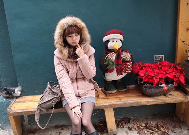 เสื้อโค้ทกันหนาว อุ่นมาก กันหนาวได้ดีค่ะ แต่งขนเฟลอช่วงฮู้ด แบรนด์ RJ STORY แท้ พร้อมส่ง ชมพูหม่น ออกกะปิ