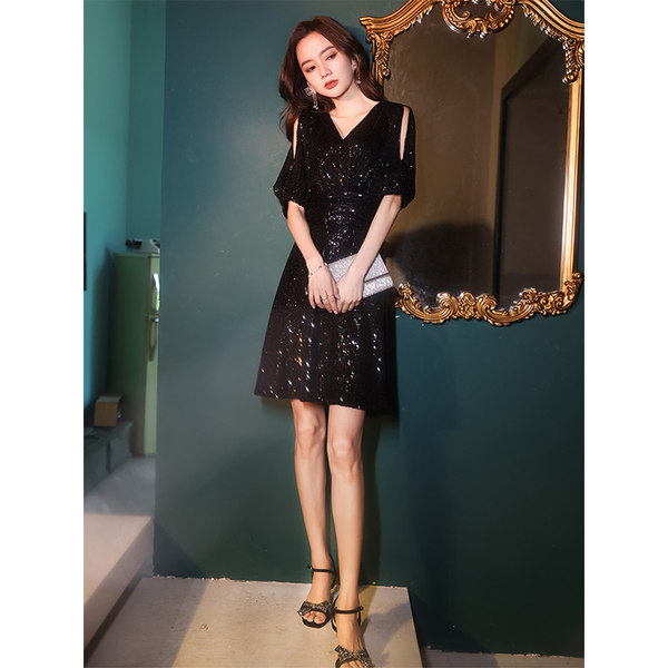 ชุดราตรี ชุดราตรีสวยหรู แบบ ทันสมัย Evening dress