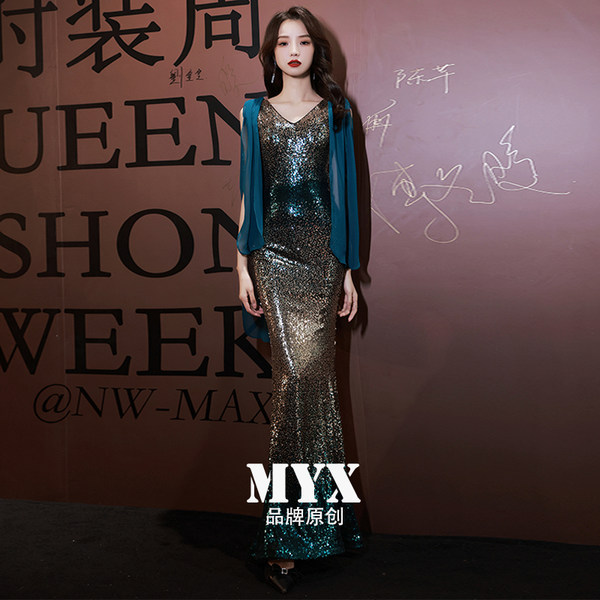 ชุดราตรี ชุดราตรีสวยหรู แบบ ทันสมัย Evening dress