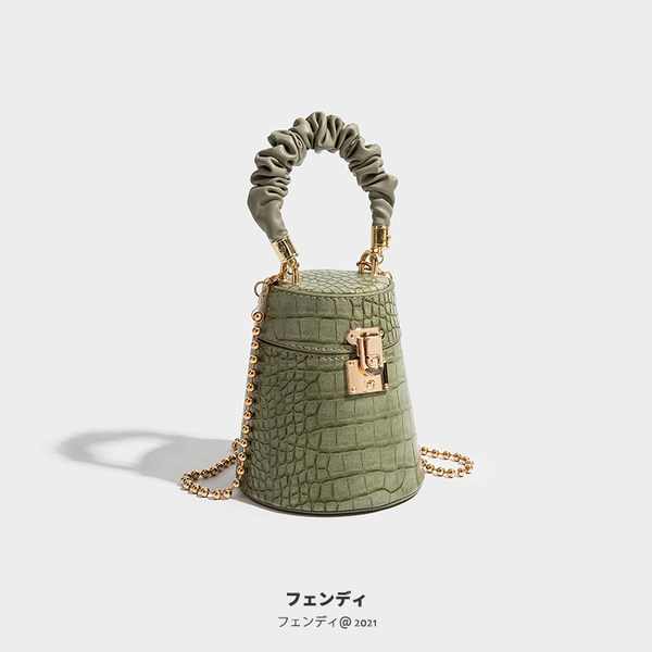 กระเป๋าสะพายข้างผู้หญิง กระเป๋าสะพายสไตล์เกาหลี By Japanese フェンディ authentic bag