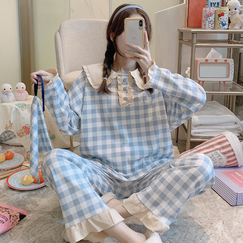 ชุดนอนผู้หญิง