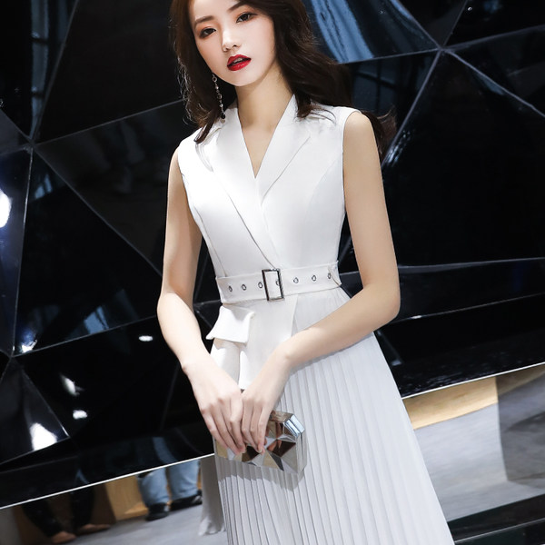 ชุดราตรี ชุดราตรีสวยหรู แบบ ทันสมัย Evening dress