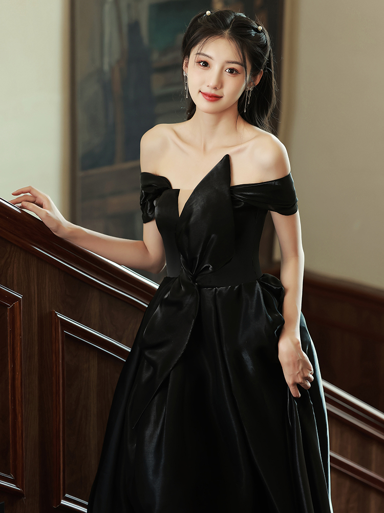 ชุดราตรี ชุดราตรีสวยหรู แบบ ทันสมัย Evening dress