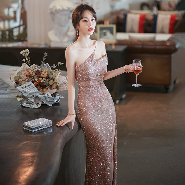 ชุดราตรี ชุดราตรีสวยหรู แบบ ทันสมัย Evening dress