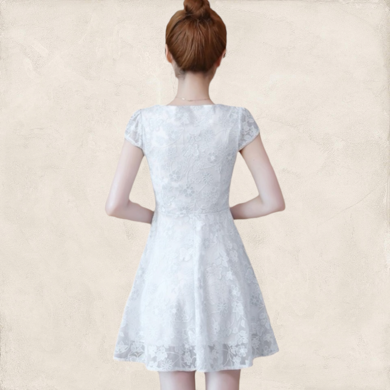 Dress4451 เดรสลายดอกไม้สีขาวมี Texture ในตัว พร้อมเข็มกลัดมุกอย่างดี ซิปข้างใส่ง่าย มีซับในทั้งชุด ผ้าไมโครเนื้อดีประดับด้วยกลิตเตอร์สวยหรู งานดีทรงดีเกรดพรีเมียม ดีเทลดีงามดูแพงสุด ใส่ทำงาน/ใส่ออกงานได้
