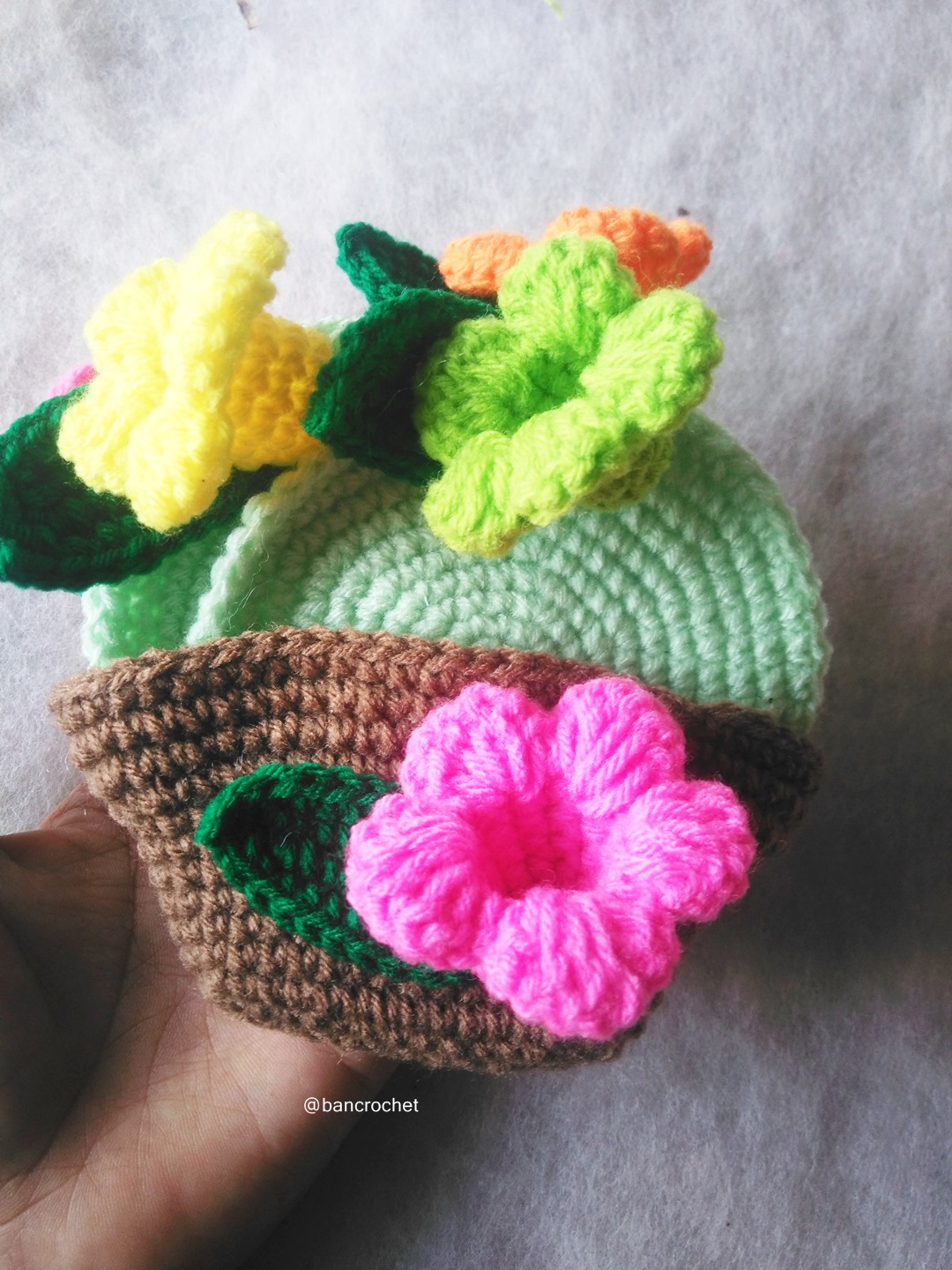 Bancrochet ที่รองแก้ว/ที่รองจานถักโครเชต์ ลายดอกบานบุรี crochet coaster/crochet table mat สีเขียว 4 นิ้ว