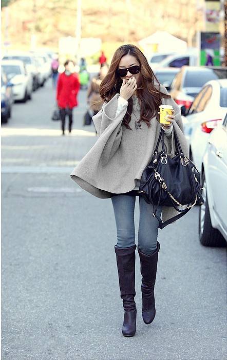 โค้ทกันหนาว ทรงโคล่ง แต่งขนเฟลอร์รอบฮูด ผ้าวูลเนื้อดี มีน้ำหนักทิ้งตัว