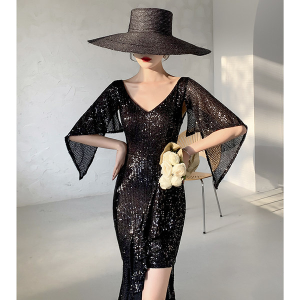 ชุดราตรี ชุดราตรีสวยหรู แบบ ทันสมัย Evening dress