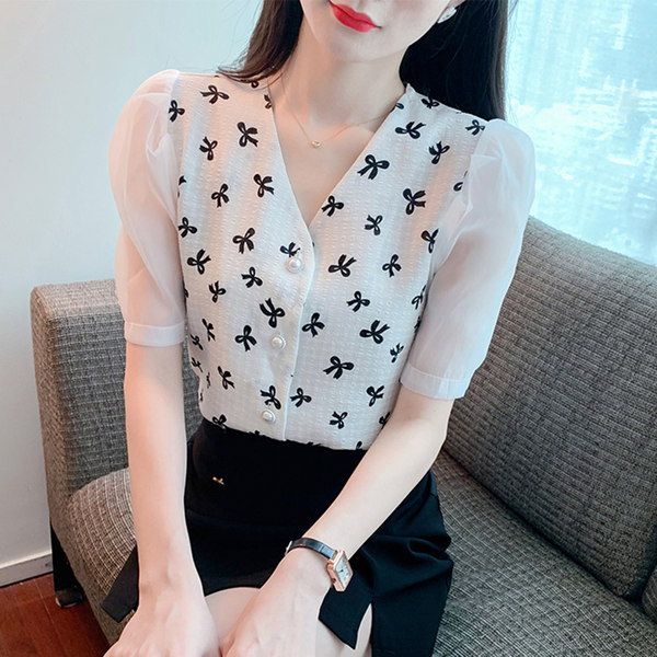 เสื้อลูกไม้ แขนสั้น