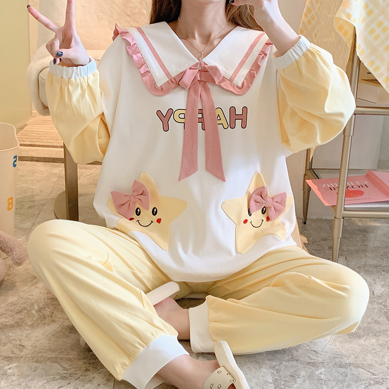 ชุดนอนผู้หญิง
