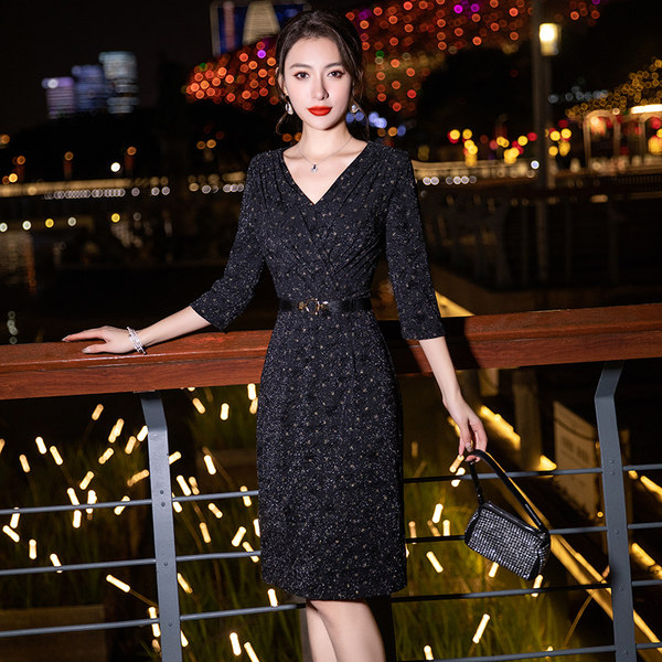 ชุดราตรี ชุดราตรีสวยหรู แบบ ทันสมัย Evening dress
