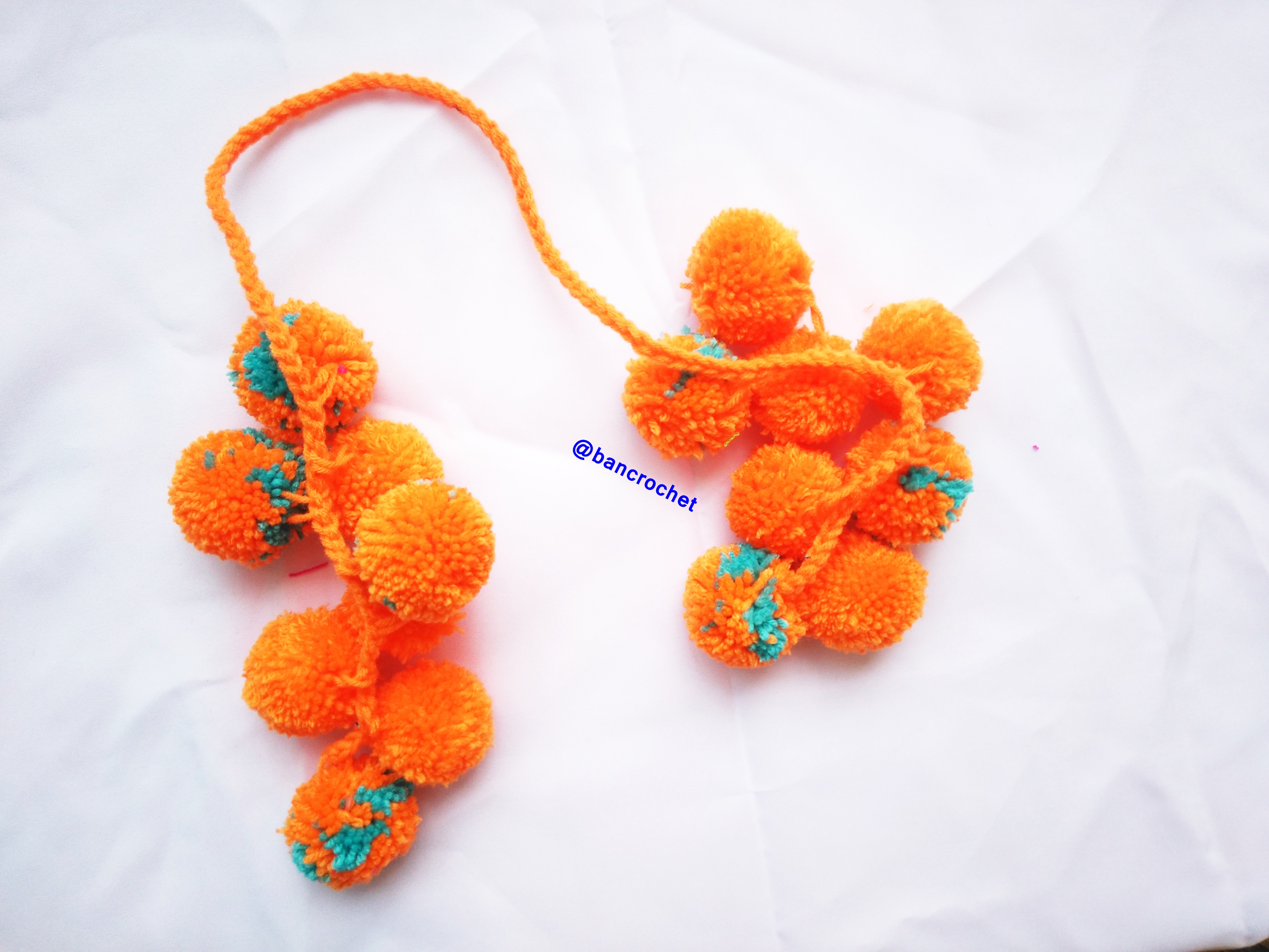 Bancrochet ปอมปอมห้อยกระเป๋า/ที่ห้อยกระเป๋าแฮนด์เมด Tassels keychain hanging for bags หลากสี 4 นิ้ว