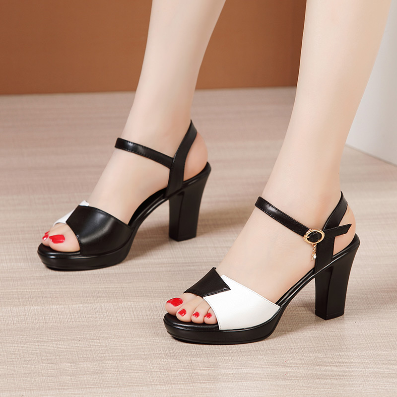 รองเท้าส้นสูงผู้หญิง รองเท้าส้นสูงรัดส้นผู้หญิง ส้นสูงนำเข้า ส้นสูงสวยหรู By Fashion Shoes Cabinat
