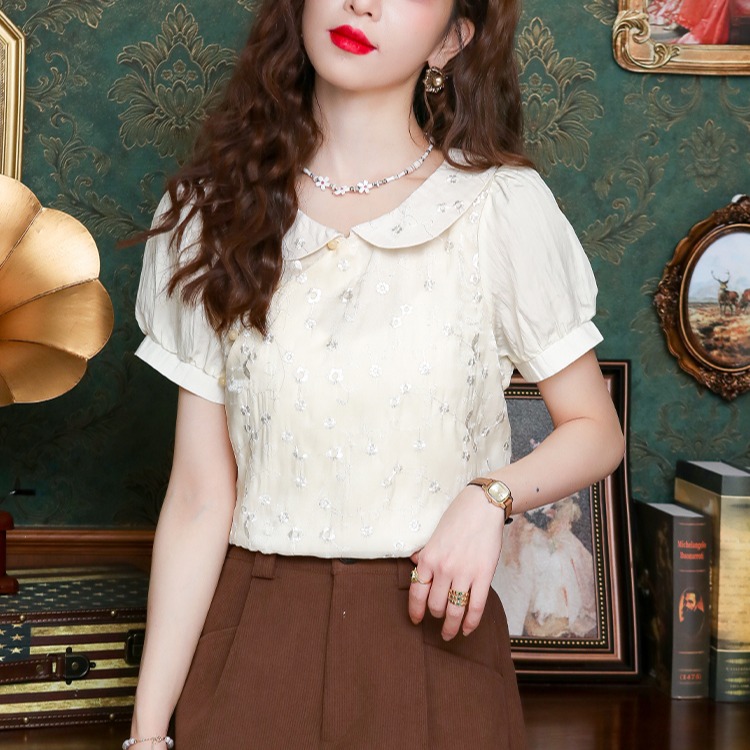 เสื้อเชิ้ตผู้หญิงใส่ทํางาน 390 บาทต่อชิ้น ฟรีค่าจัดส่ง