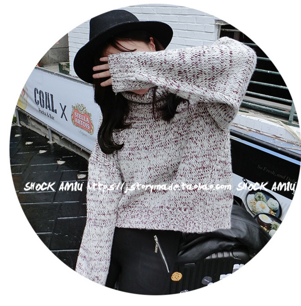 เสื้อไหมพรมเอวลอย คอเต่าพับได้ตามต้องการ ยืดได้เยอะ ทรงเก๋ๆ จะใส่เดี่ยวไหรือใส่โค้ทคลุมก็สวยจ้า