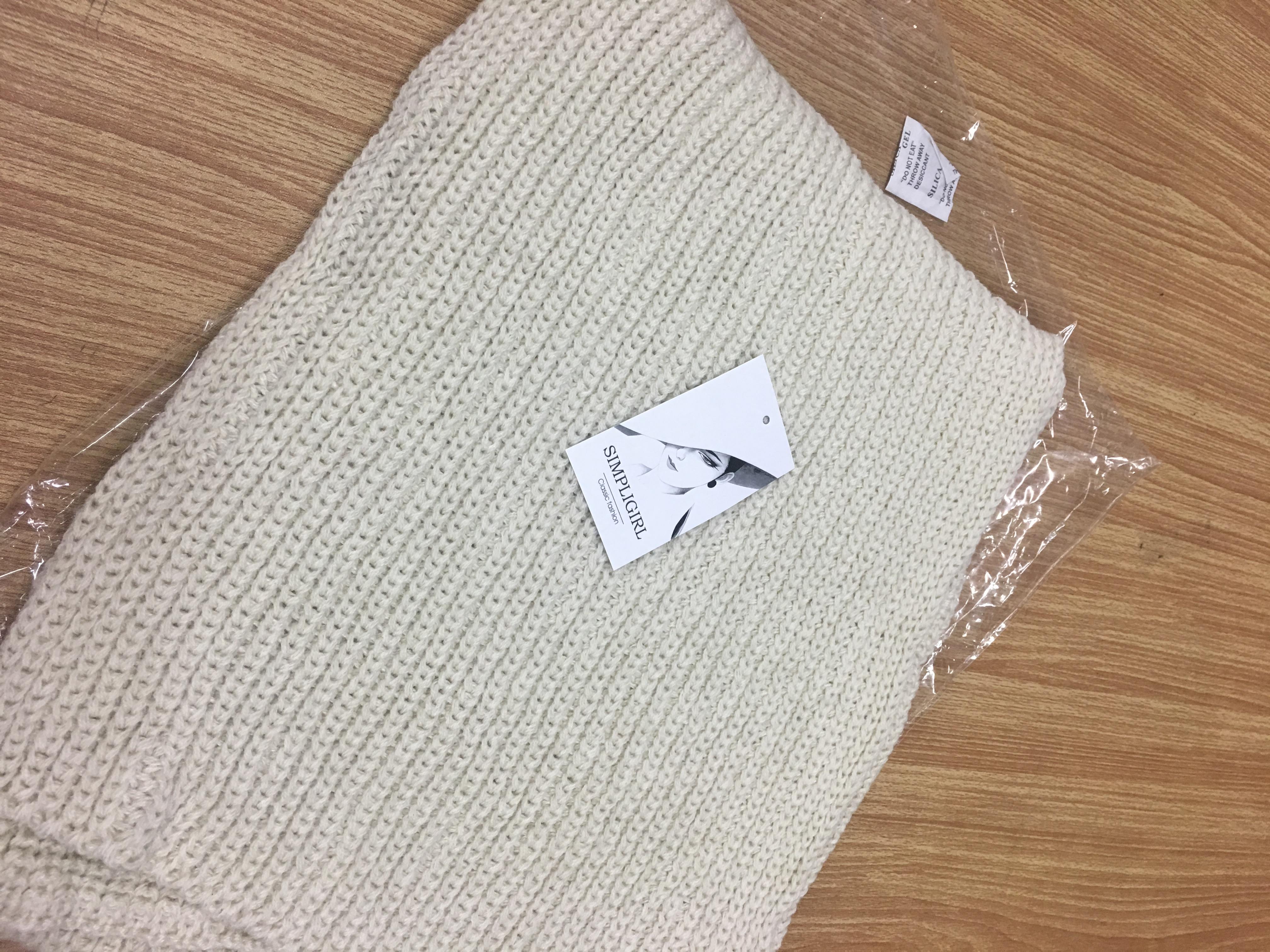 ผ้าพันคอไหมพรม เกาหลี สีเบจ มิกกับชุดไหนก็สวย ใส่ได้ทั้งผู้ชายและผู้หญิง พร้อมส่ง