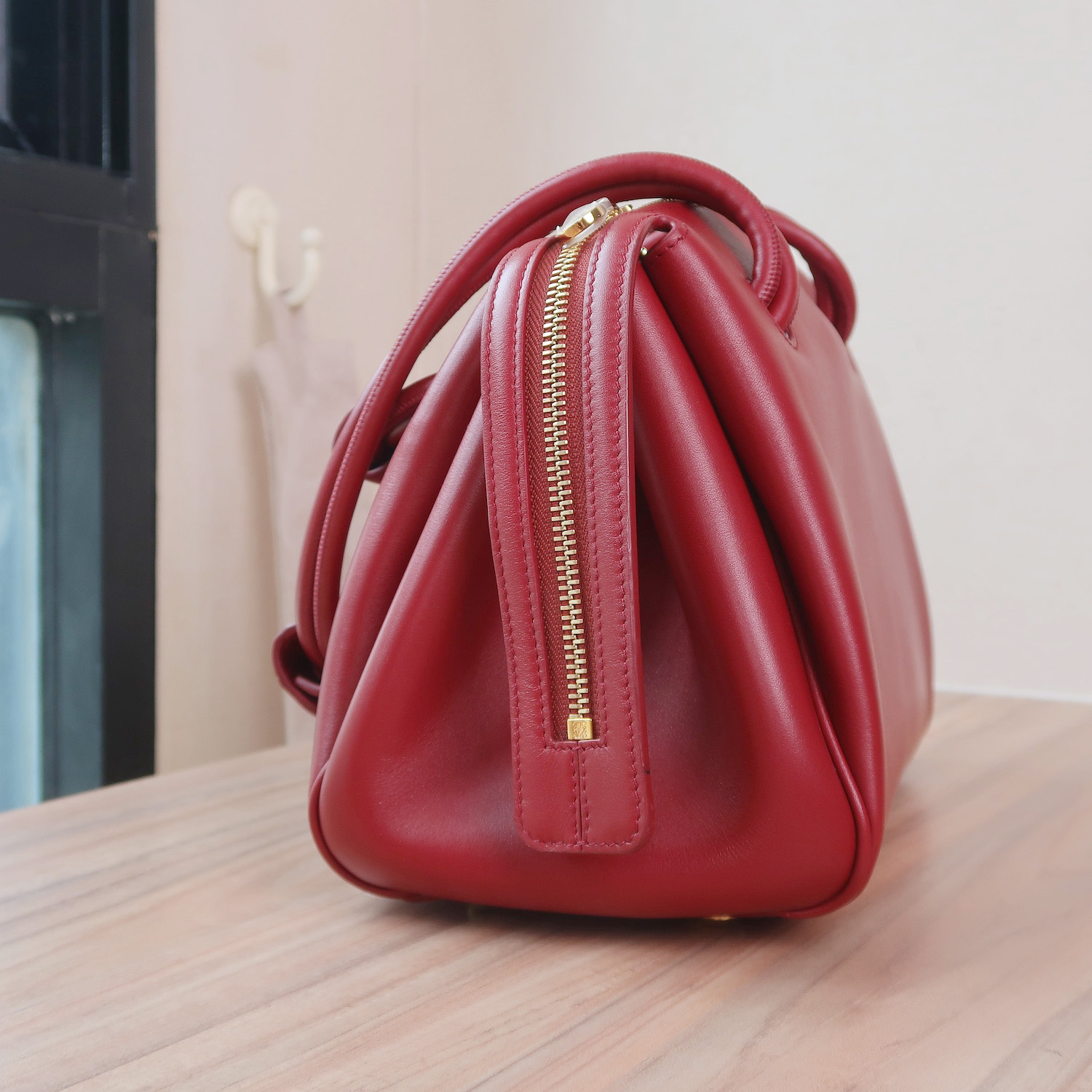 Loewe Brunt Red Calf Small Madrid Bag (ใบเสร็จไทย 1 เดือน ลด 1 แสน)