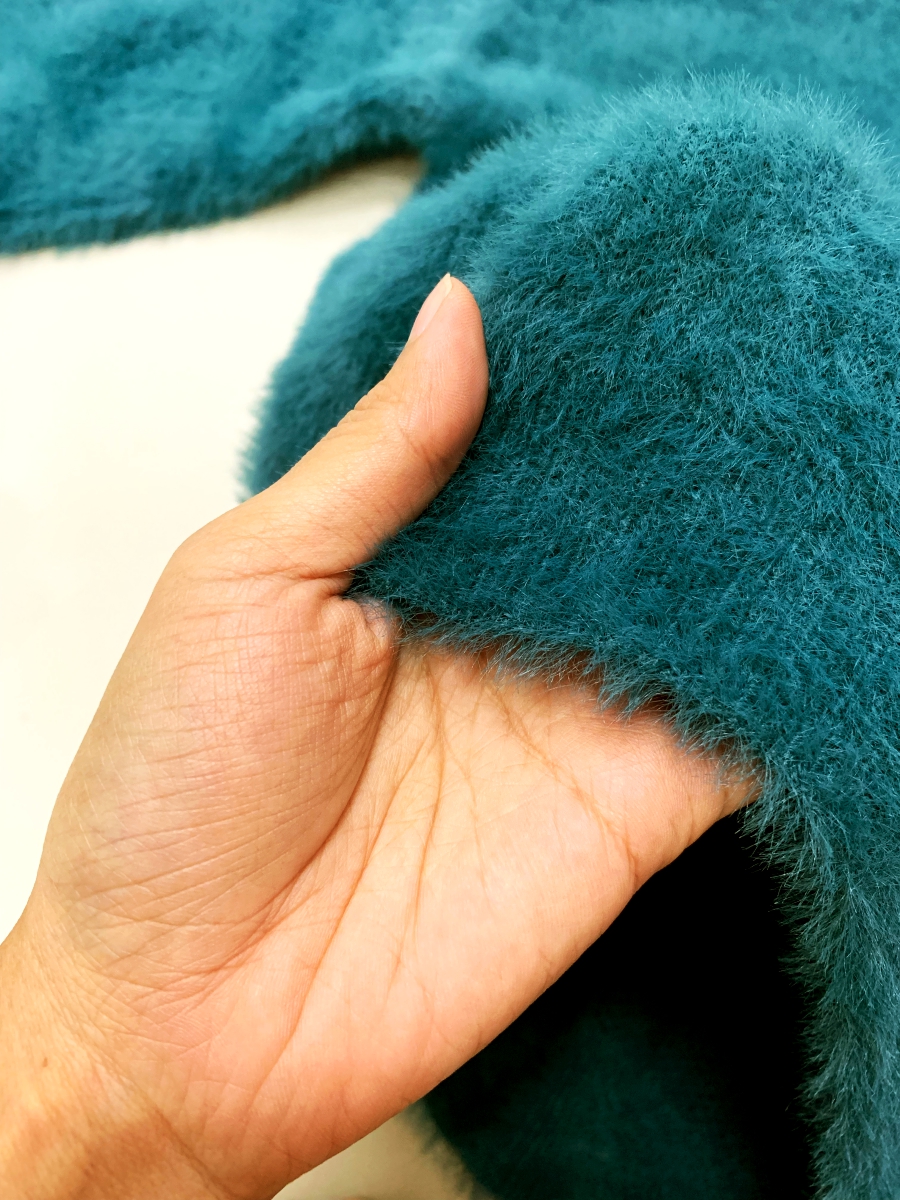 เสื้อแขนยาว ขนนุ่มมากกกก สีเขียวสวยมากกก แต่งโชว์ไหล่นิดๆ สไตล์เกาหลี พร้อมส่งจ้า เขียวเข้ม