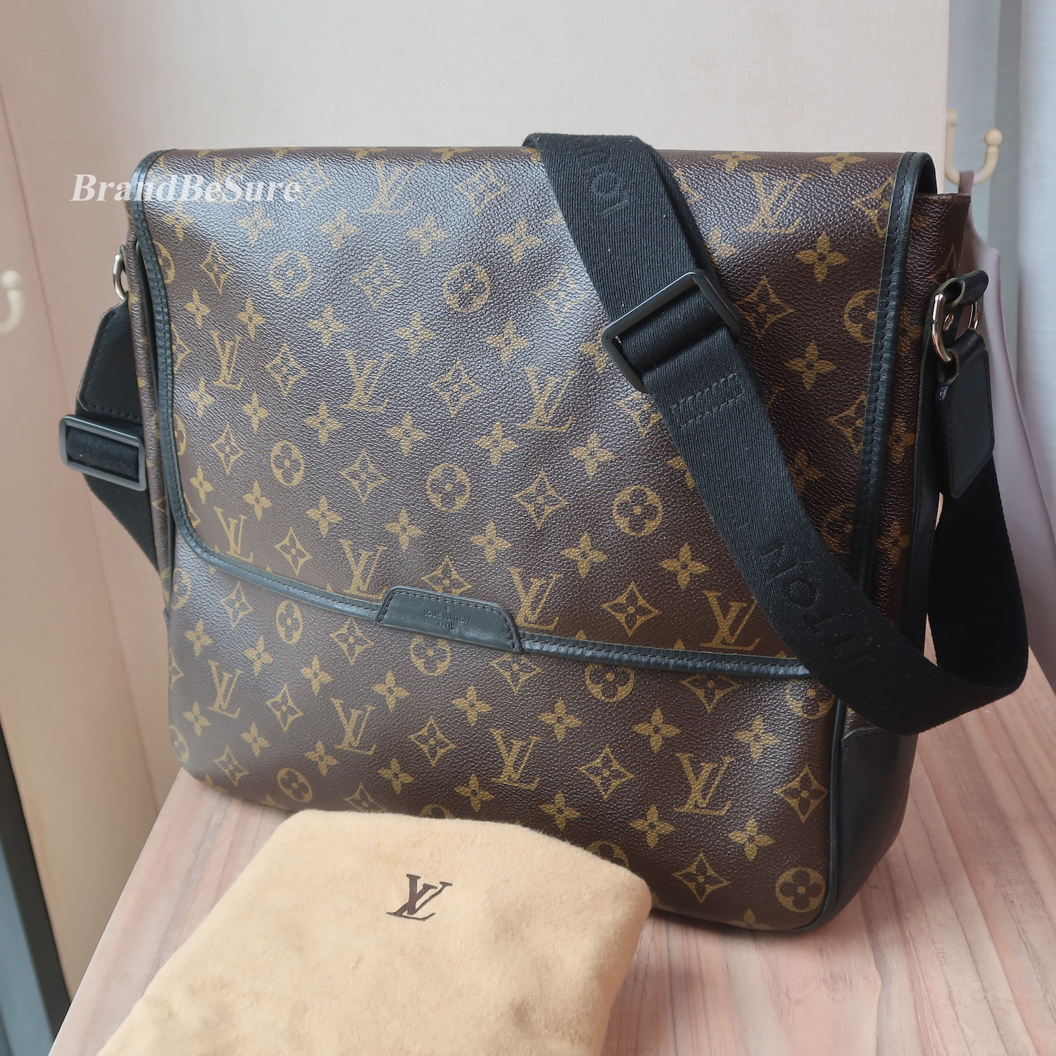 Louis Vuitton Monogram Macassar Bass GM