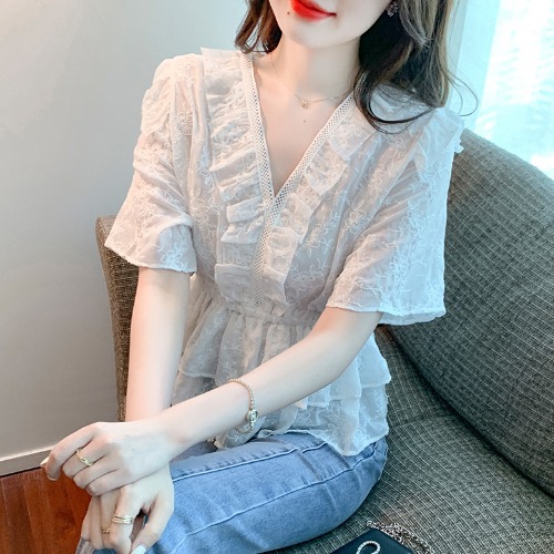 เสื้อลูกไม้ แขนสั้น