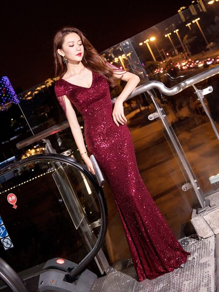 ชุดราตรี ชุดราตรีสวยหรู แบบ ทันสมัย Evening dress