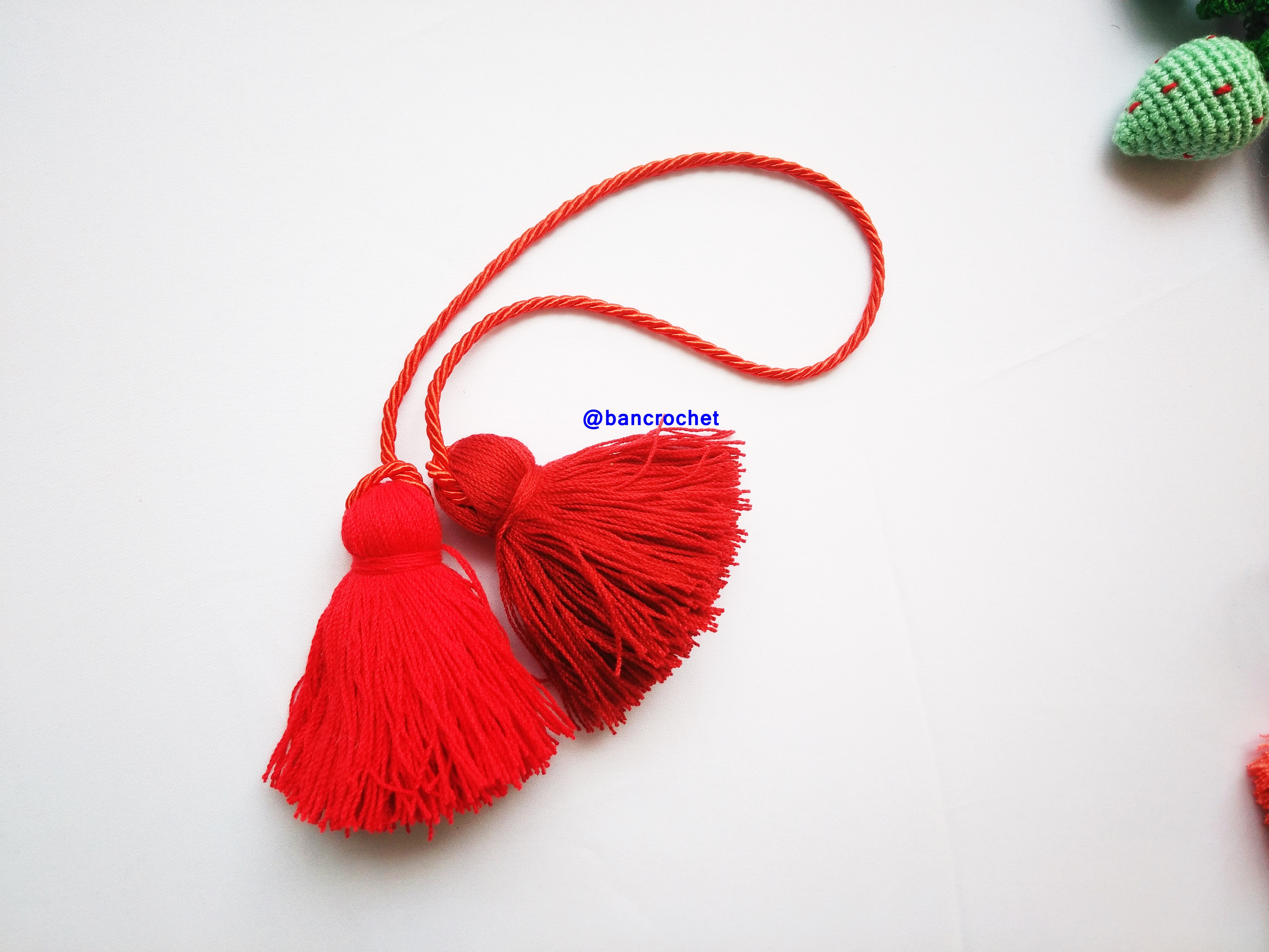 Bancrochet พู่ห้อยกระเป๋า/ที่ห้อยกระเป๋าแฮนด์เมด Tassels keychain hanging for bags หลากสี 4 นิ้ว