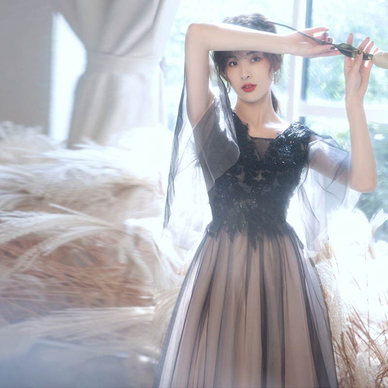 ชุดราตรี ชุดราตรีสวยหรู แบบ ทันสมัย Evening dress