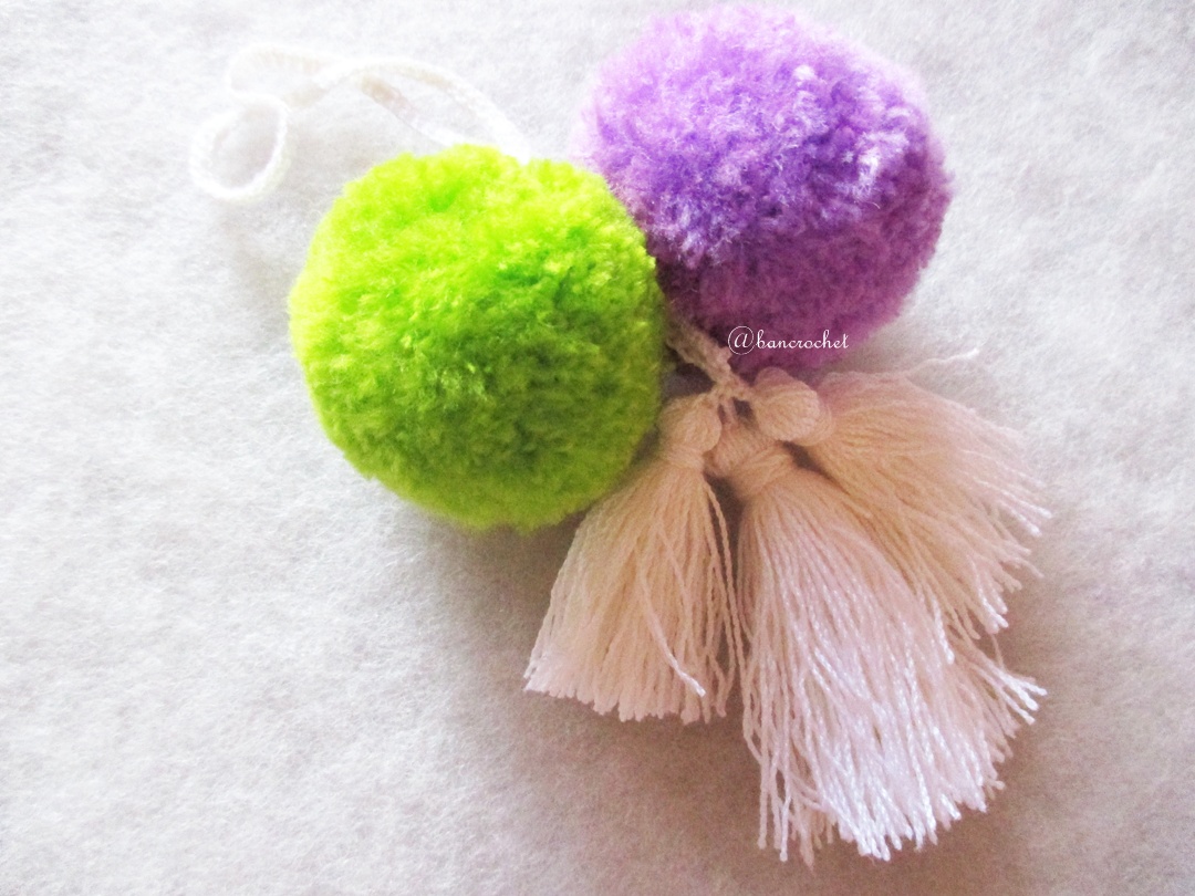 พู่+ปอมปอมแขวนกระเป๋าถักโครเชต์ pompom crochet