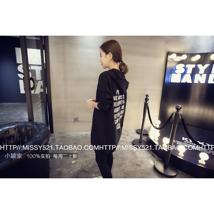 เสื้อคลุมฮู้ดดี้ สกรีนลายด้านหลัง ผ้าไนลอนเนื้อด้าน ไม่หนา พร้อมส่งจ้า Black