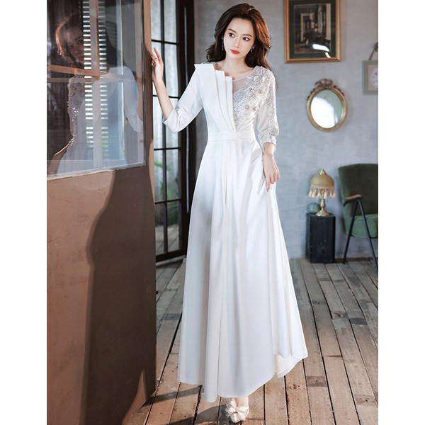 ชุดราตรี ชุดราตรีสวยหรู แบบ ทันสมัย Evening dress