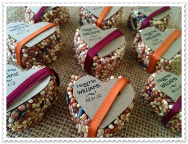 อาหารนกรูปหัวใจผูกโบว์