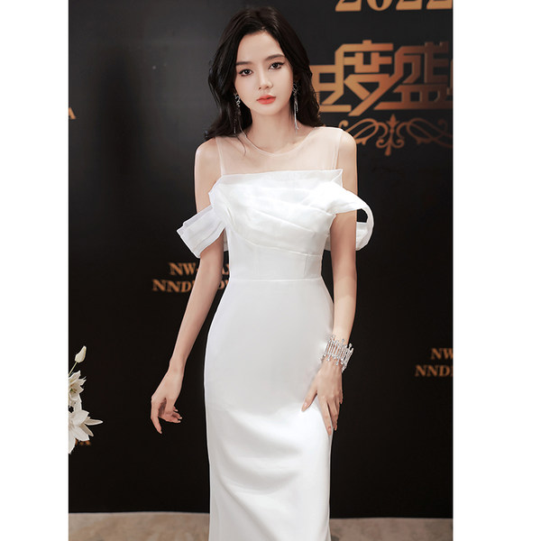 ชุดราตรี ชุดราตรีสวยหรู แบบ ทันสมัย Evening dress