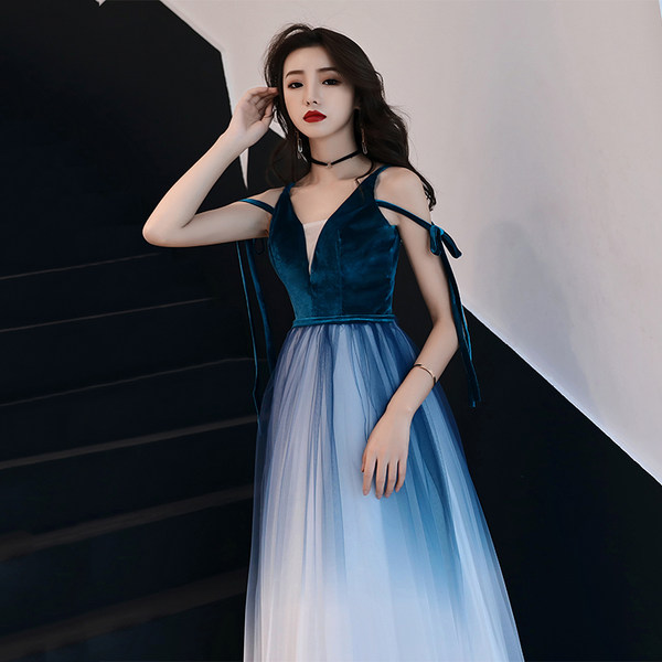 ชุดราตรี ชุดราตรีสวยหรู แบบ ทันสมัย Evening dress