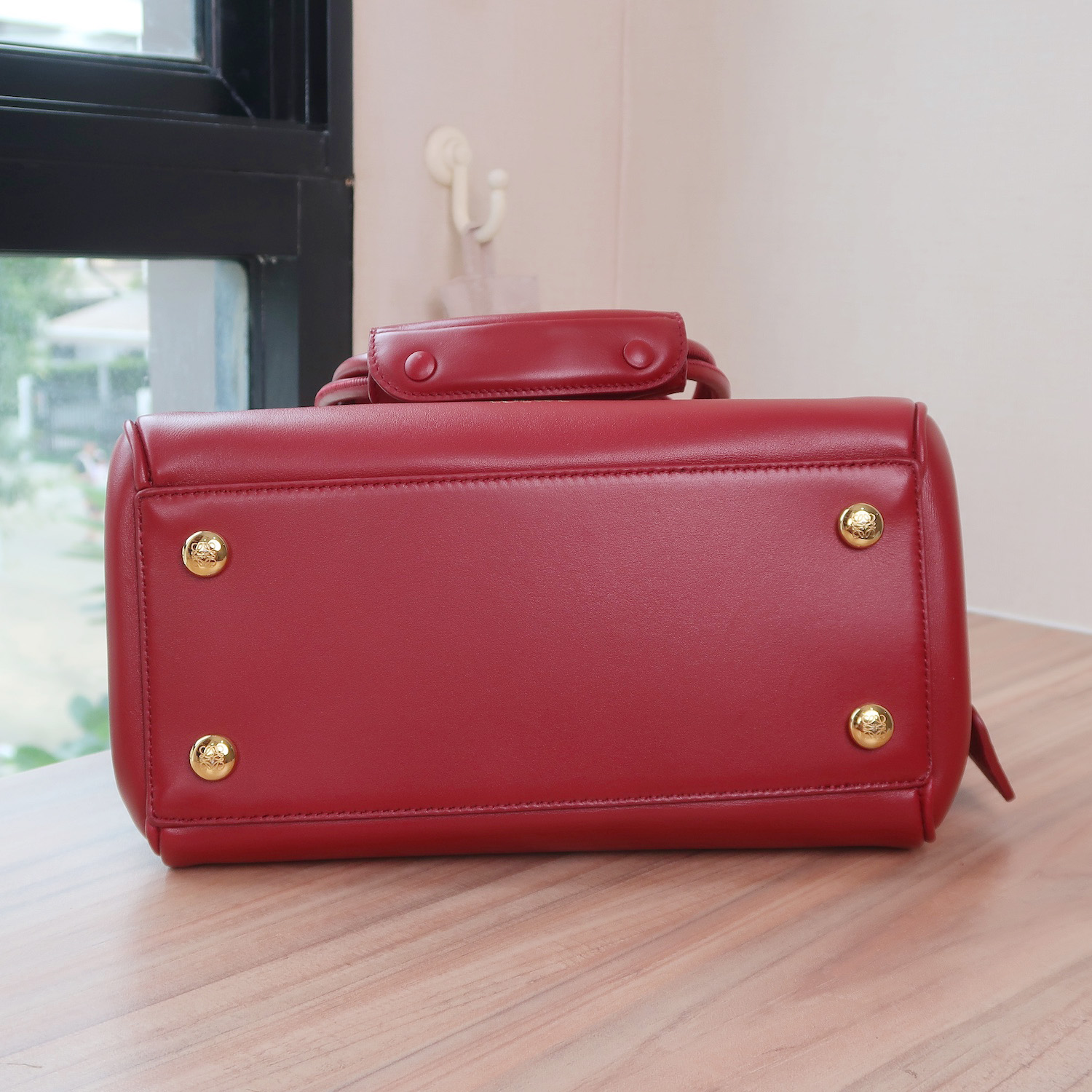 Loewe Brunt Red Calf Small Madrid Bag (ใบเสร็จไทย 1 เดือน ลด 1 แสน)