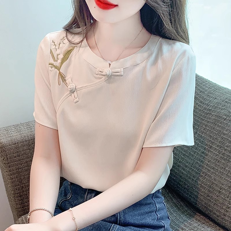 เสื้อเชิ้ตผู้หญิงใส่ทํางาน 390 บาทต่อชิ้น ฟรีค่าจัดส่ง